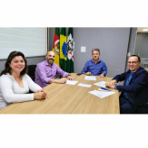 Sindilojas Regional Nova Prata, firma convênio com CML Laboratórios.
